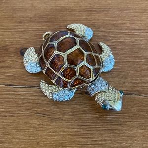 Sea turtle trinket box